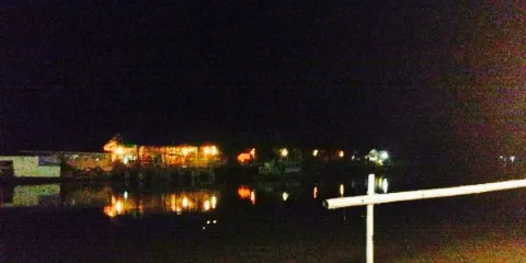 Ruen Rim Nam Restaurant