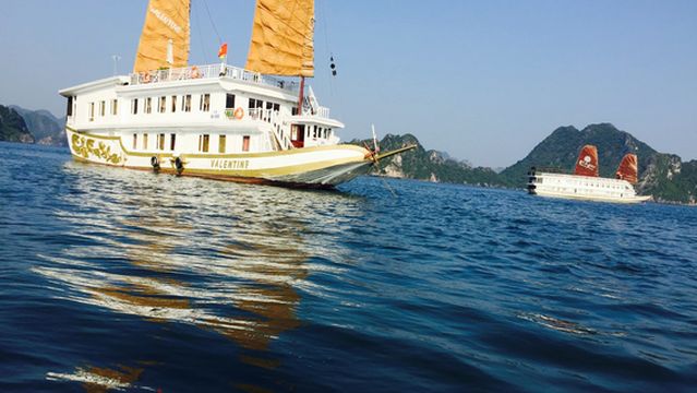 Valentine Cruise Halong