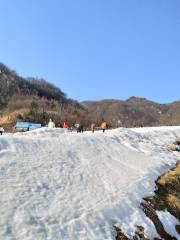Nanzhao Yuanren Mountain Ski Resort