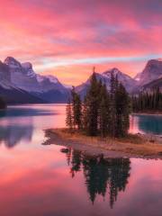 Maligne Lake