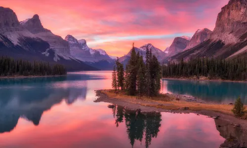 Maligne Lake