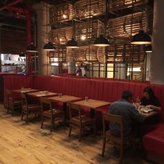Burger & Lobster User Photo