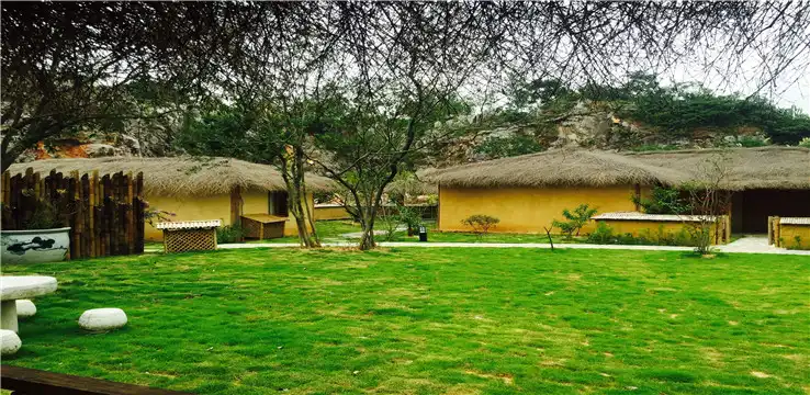 Hotels near Taihu Grottoes