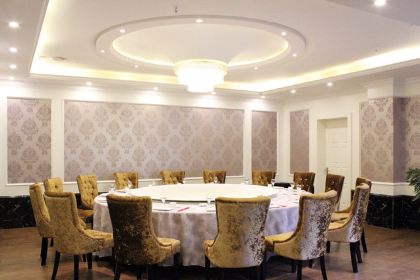 德天肥牛海鮮火鍋（廣化店）