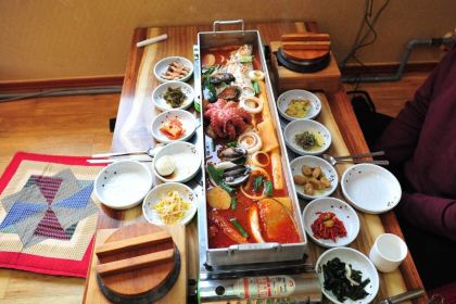 Cheonje Yeon Folk Restaurant