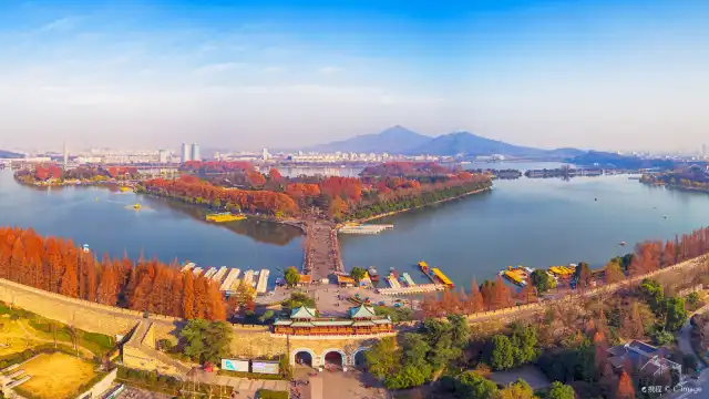 Hotels near Xuanwu Lake Scenic Area