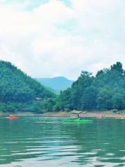 潜川鎮青山殿村