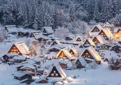 Historische Dörfer von Shirakawa-gō und Gokayama