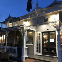 Duke's Restaurant & Bar 여행 사진