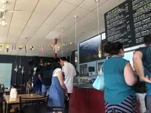 Seabreeze Cafe & Bar