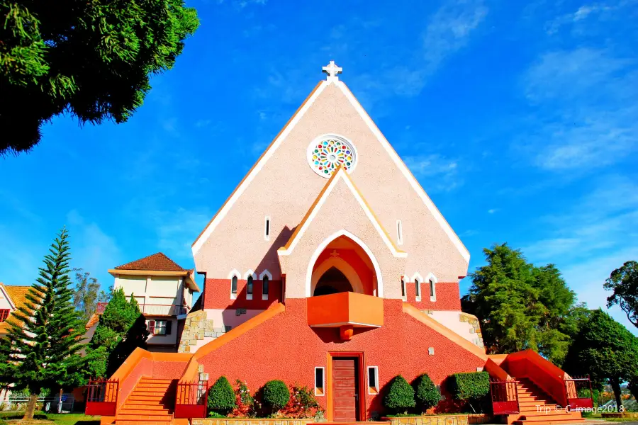 Nhà thờ Domaine de Marie