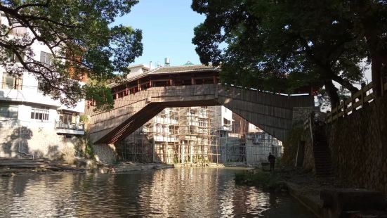 永庆桥，在岩头镇长蛇坑十八垅山麓（普安禅寺前），建于南宋宁宗