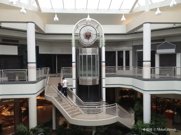 Hotels near The Oaks Mall