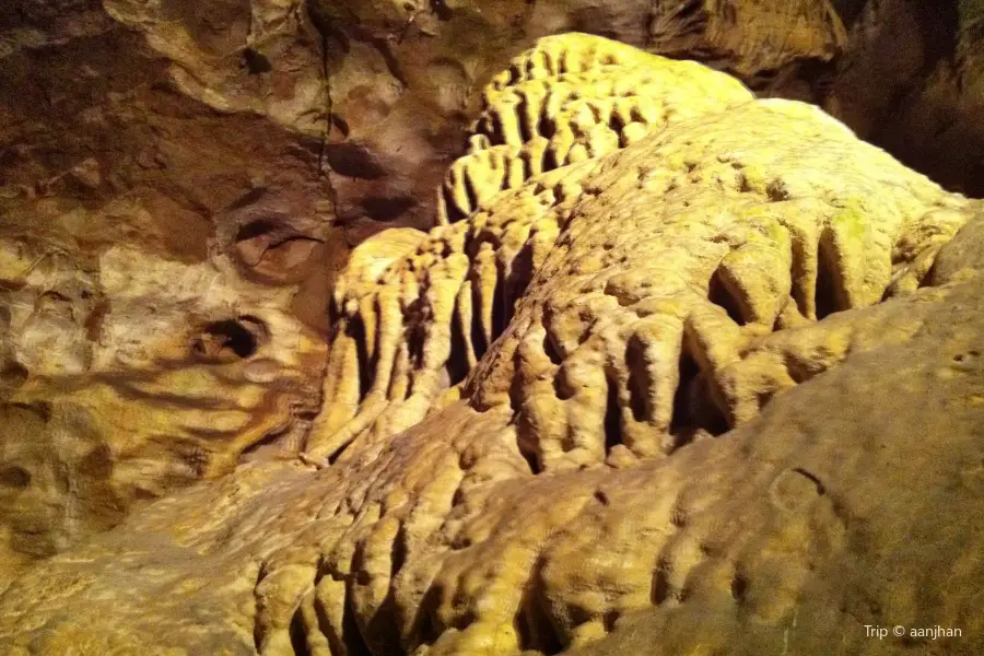 Pálvölgyi Cave