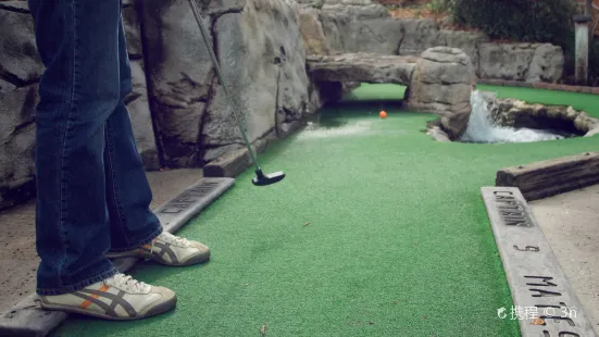 Smugglers Cove Adventure Golf