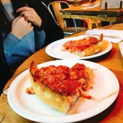 Lou Malnati's Pizzeria User Photo