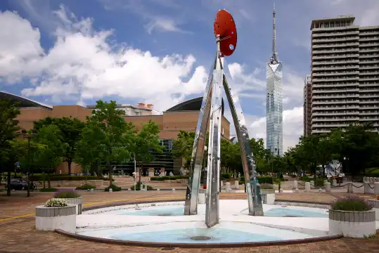 Hotel dekat Seaside Momochi Beach Park