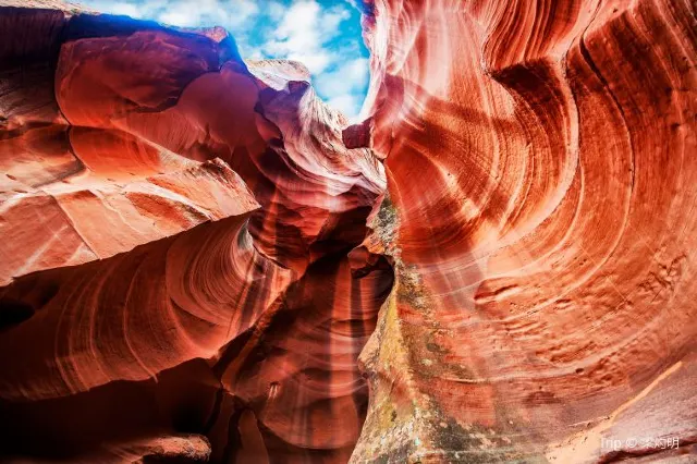 Everything You Need to Tour the Antelope Canyon