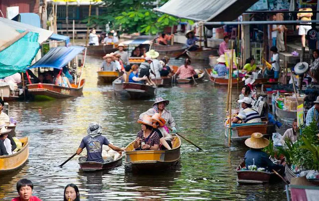 Which floating market to go to? Read this before you decide