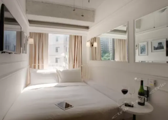 Hong Kong: let’s start our journey with instagrammable hotels!