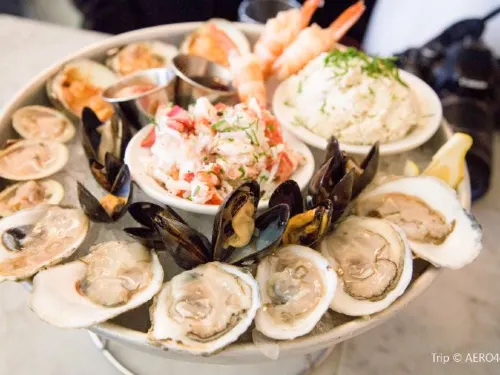 A Guide to Boston's Best Oyster Bars