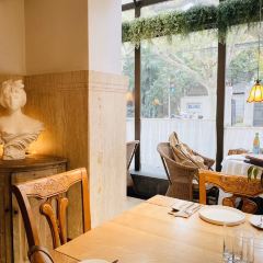 Chartres Garden User Photo