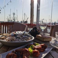 Blue Canoe Waterfront Restaurant 여행 사진
