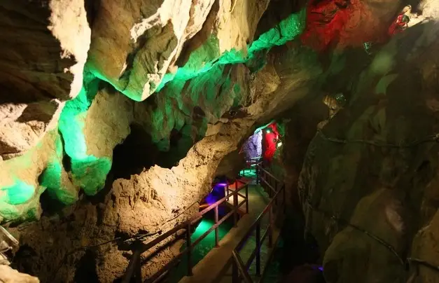 Xianren Cave