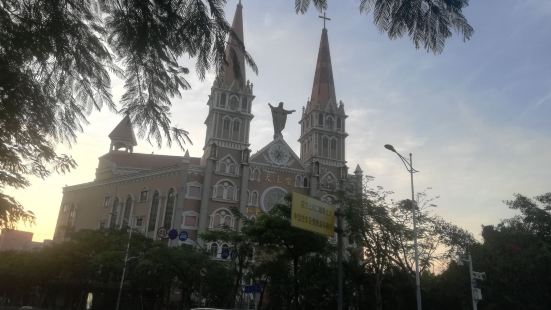 感觉很不错，大气磅礴，庄严肃穆，可以去走走。宝安打卡点之一。