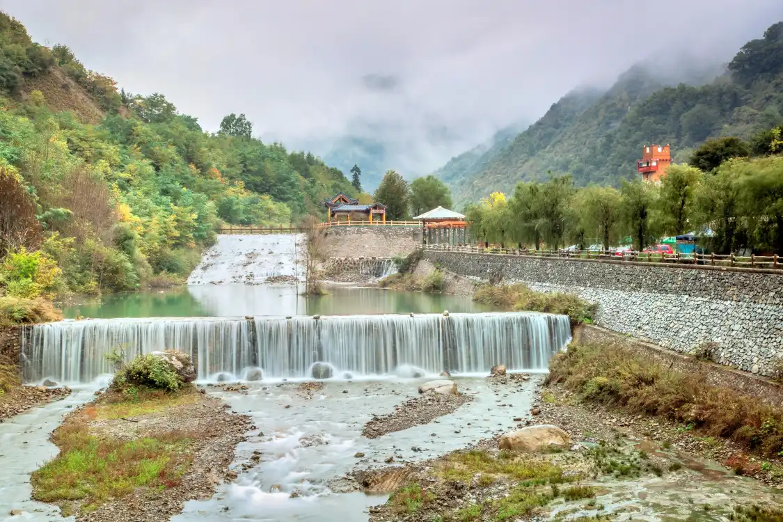 Hotels near Guan'E Gou Scenic Area