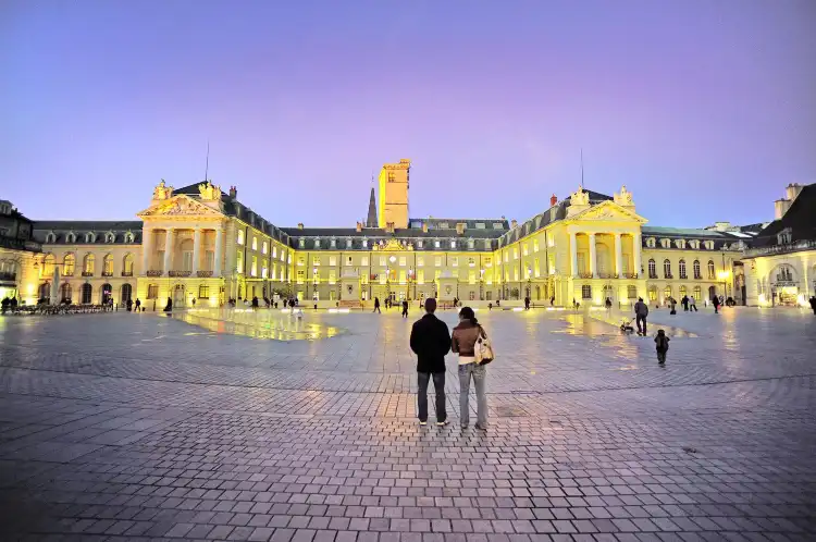 Hotels near Liberation Square