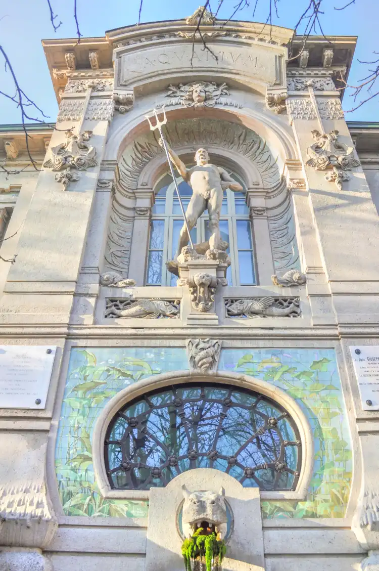 Hotel dekat Civic Aquarium