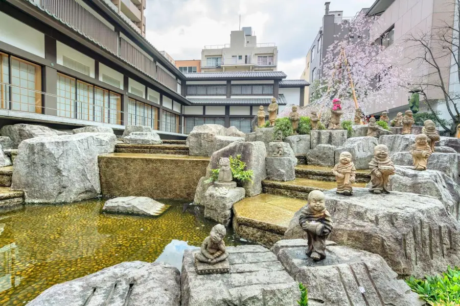 Chōhō-ji (Rokkaku-dō) Temple