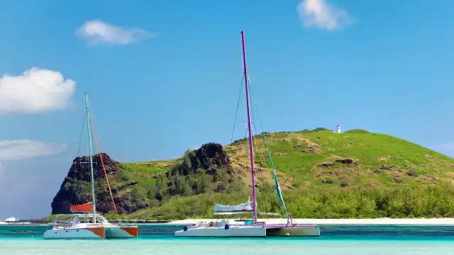 Hotels near Gabriel Island,Flat Island&Gunner's Quoin
