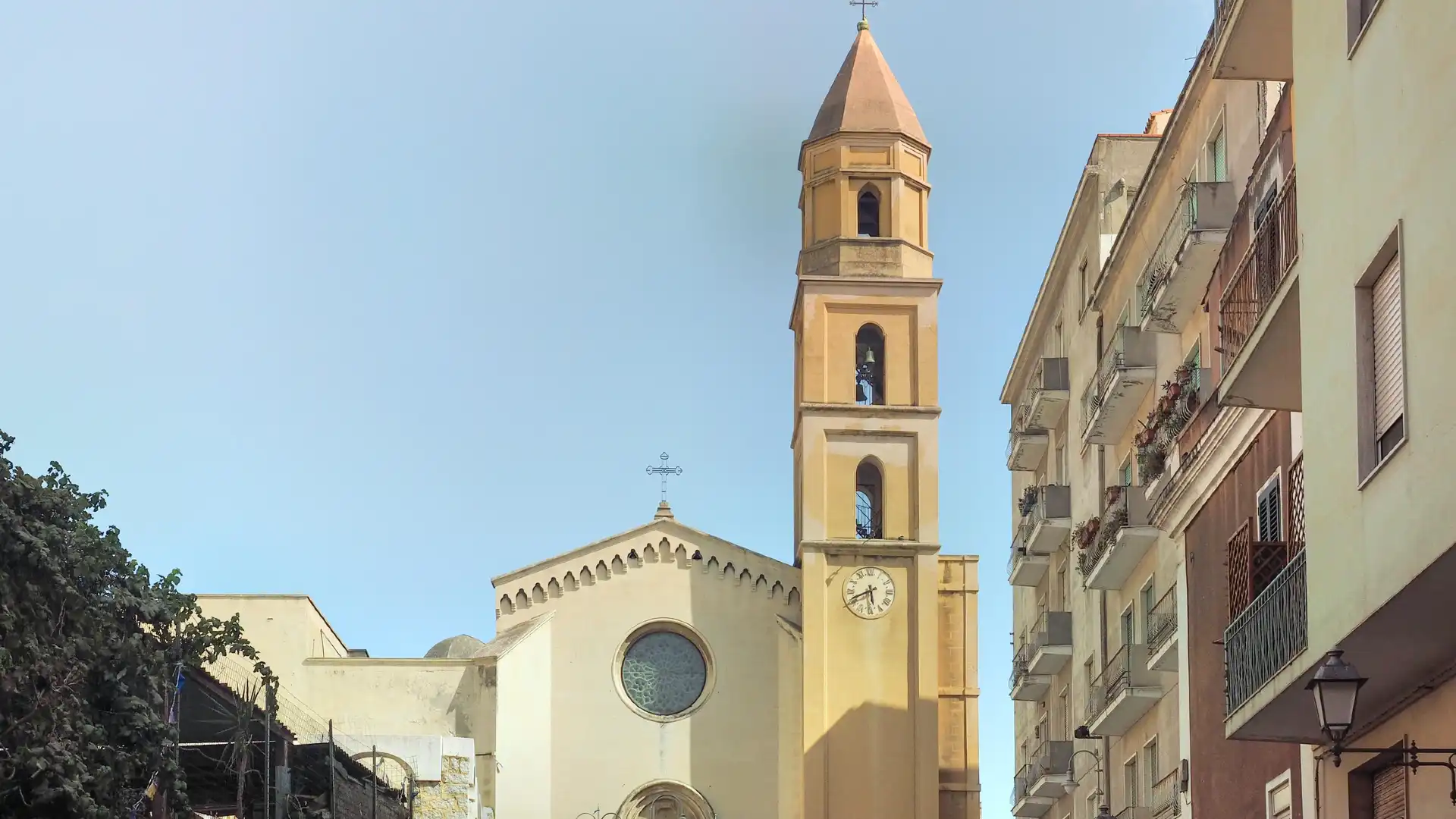 Hotels near Church of Saint Eulalia