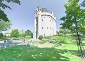 Halle Gate