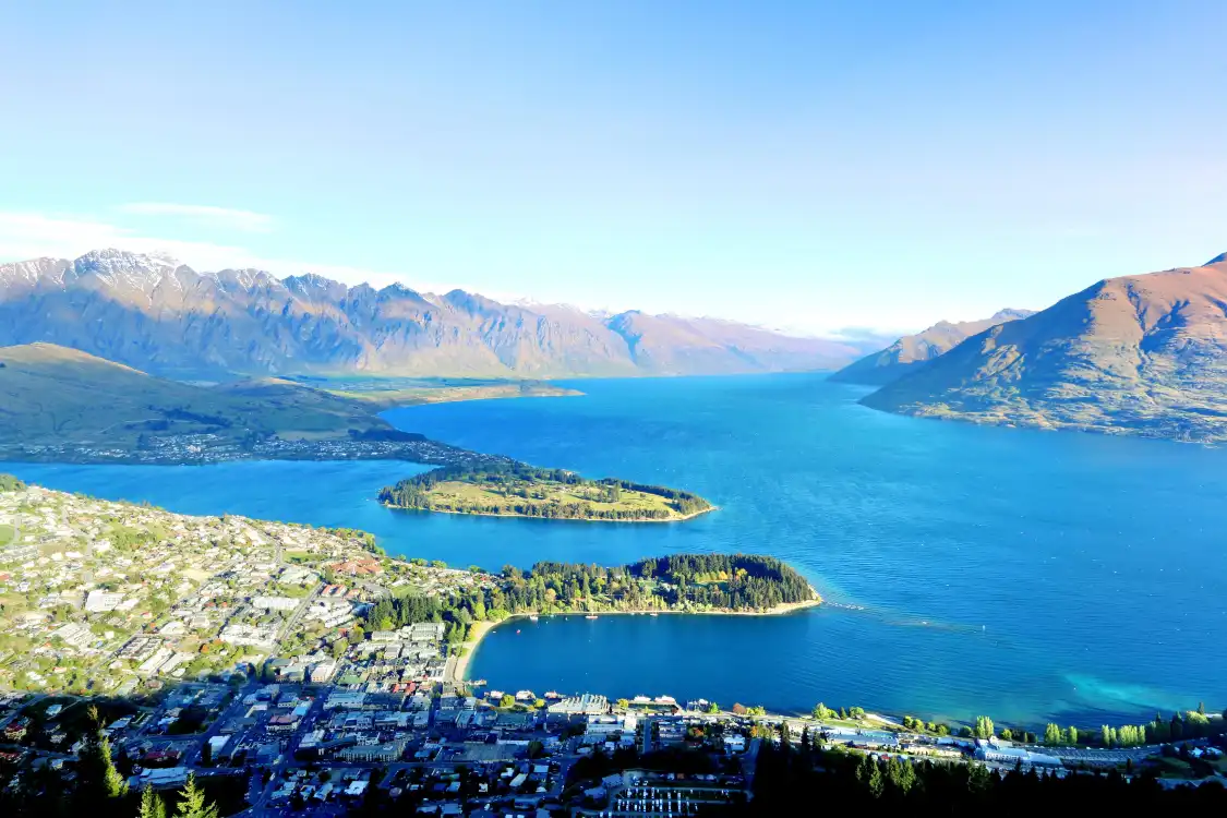 Hotels near Bobs Peak