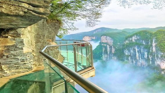 Aizhai Cliffs Glass Skywalk
