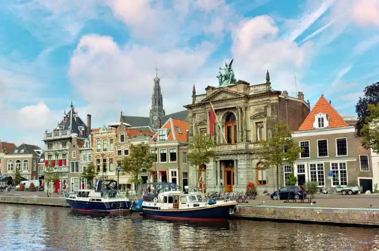 Hotels near Teylers Museum