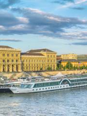 Budapest Danube Boat Tour