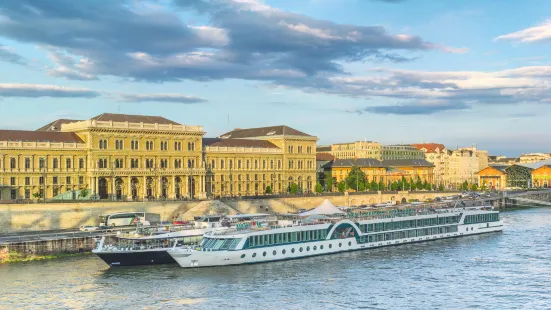 Budapest Danube Boat Tour