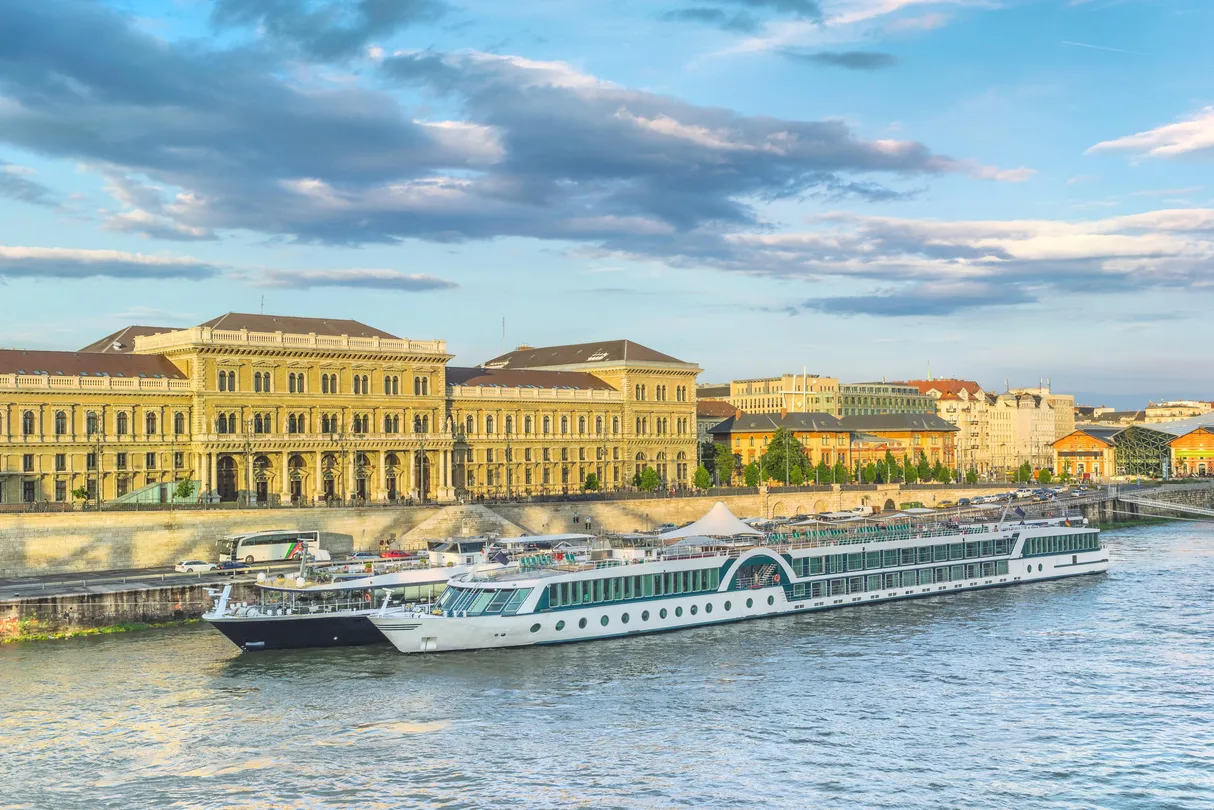 5_Budapest Danube Boat Tour