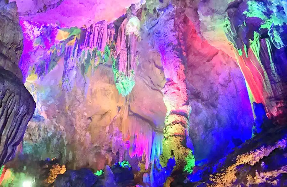 Hotels near Rongshui Laojun Hole