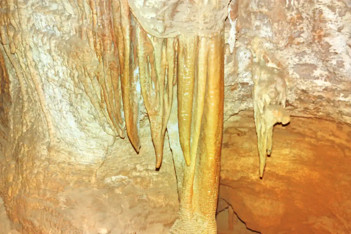 Отели рядом с достопримечательностью «Cave of the Winds»