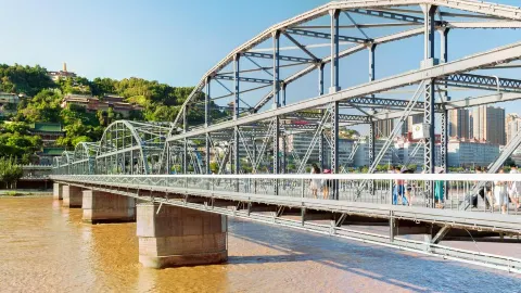 Zhongshan Bridge attraction in Lanzhou
