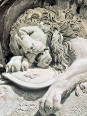 瀕死のライオン像