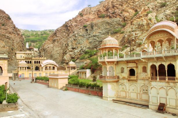 श्री पापडा हनुमानजी मंदिर Shree pPapada Hanumanji Temple (Monkey Temple)