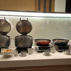 Laoyejiudianyuntianzizhucanting User Photo