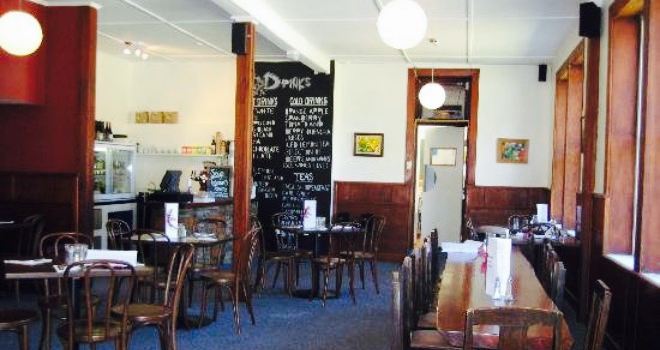 Riverside Café & Lodge