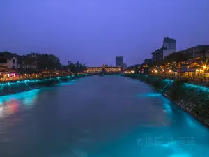 Attrazioni del Giro Notturno a Dujiangyan: le opzioni più popolari